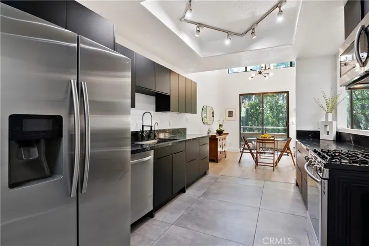 13331 Moorpark Street 315, Sherman Oaks, California 91423