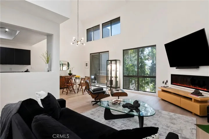 13331 Moorpark Street 315, Sherman Oaks, California 91423