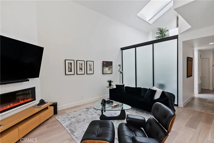 13331 Moorpark Street 315, Sherman Oaks, California 91423