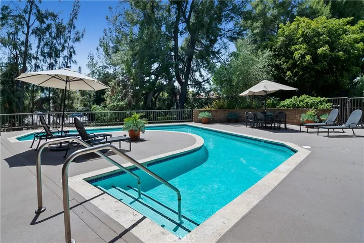 13331 Moorpark Street 315, Sherman Oaks, California 91423