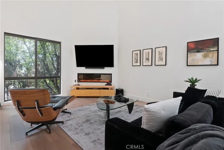 13331 Moorpark Street 315, Sherman Oaks, California 91423