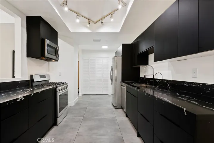 13331 Moorpark Street 315, Sherman Oaks, California 91423