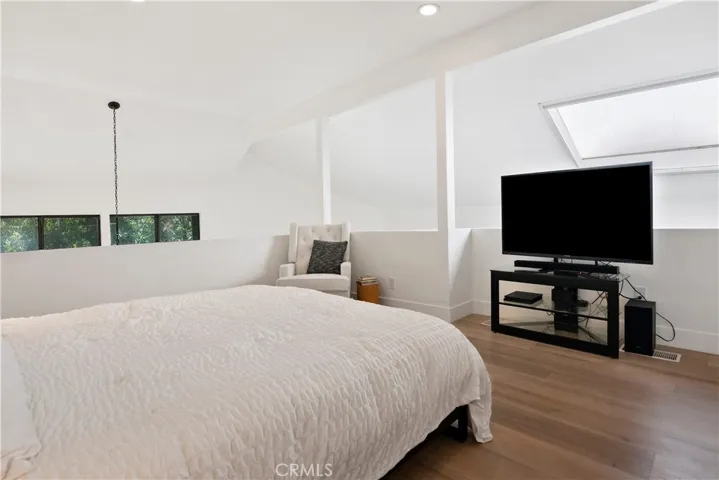 13331 Moorpark Street 315, Sherman Oaks, California 91423