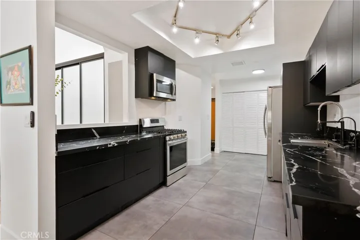 13331 Moorpark Street 315, Sherman Oaks, California 91423