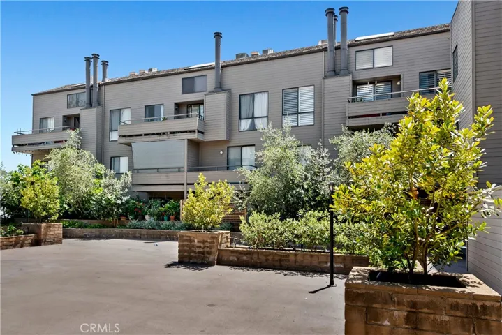 13331 Moorpark Street 315, Sherman Oaks, California 91423