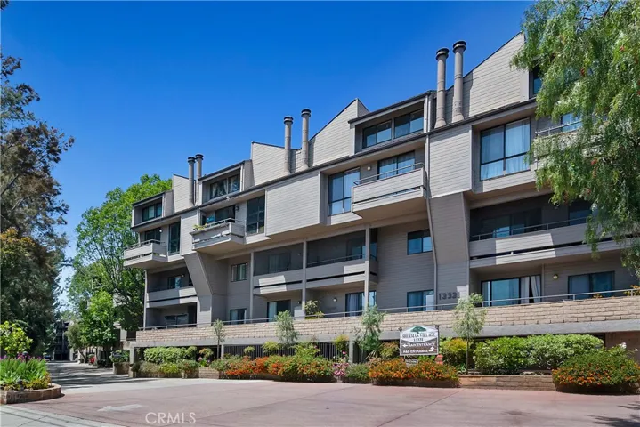 13331 Moorpark Street 315, Sherman Oaks, California 91423