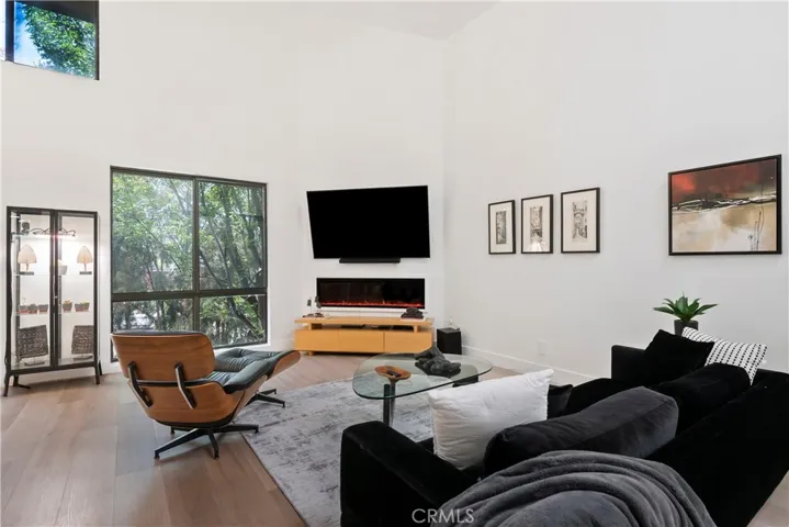 13331 Moorpark Street 315, Sherman Oaks, California 91423