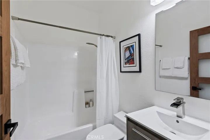 13331 Moorpark Street 315, Sherman Oaks, California 91423