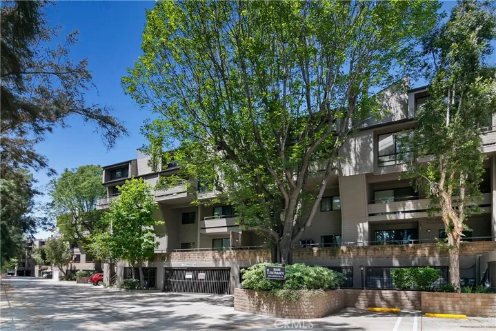 13331 Moorpark Street 315, Sherman Oaks, California 91423