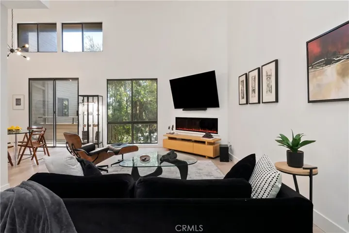 13331 Moorpark Street 315, Sherman Oaks, California 91423