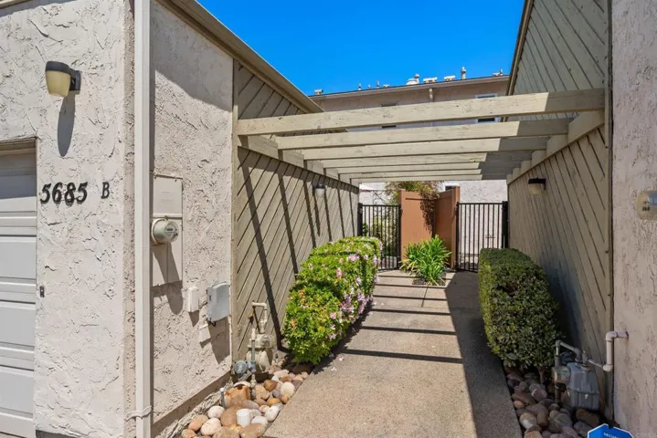 5685 Lake Murray Boulevard B, La Mesa, California 91942