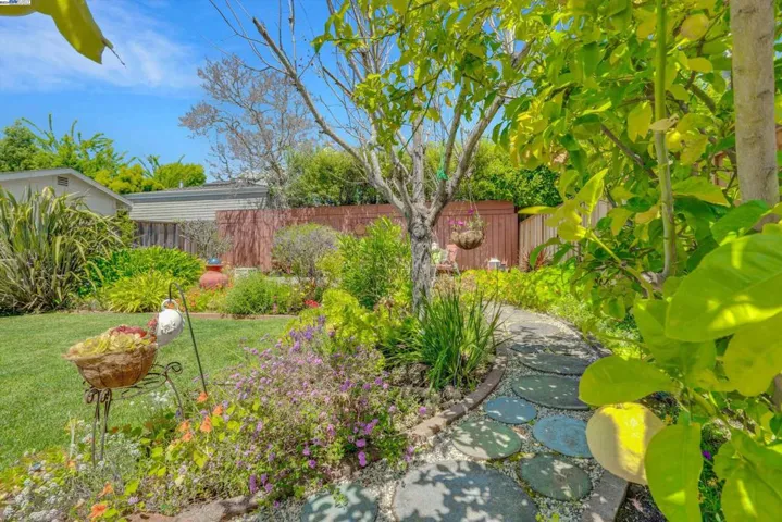 2440 Wilbur, Oakland, California 94602-3027
