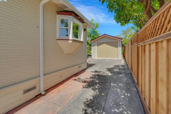 2440 Wilbur, Oakland, California 94602-3027