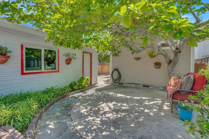 2440 Wilbur, Oakland, California 94602-3027