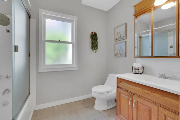 2440 Wilbur, Oakland, California 94602-3027