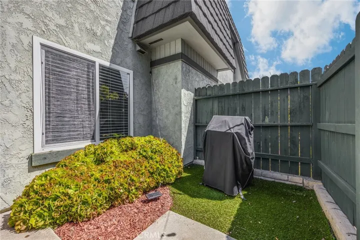 1618 Iowa Street C, Costa Mesa, California 92626