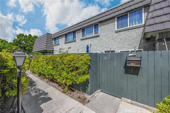 1618 Iowa Street C, Costa Mesa, California 92626