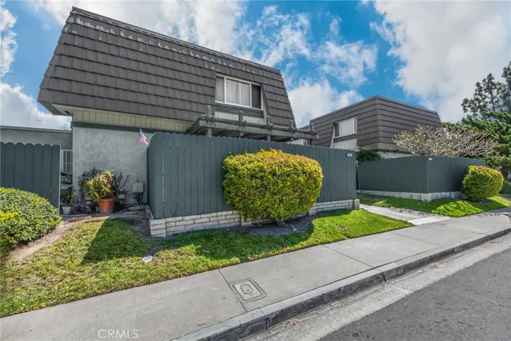 1618 Iowa Street C, Costa Mesa, California 92626