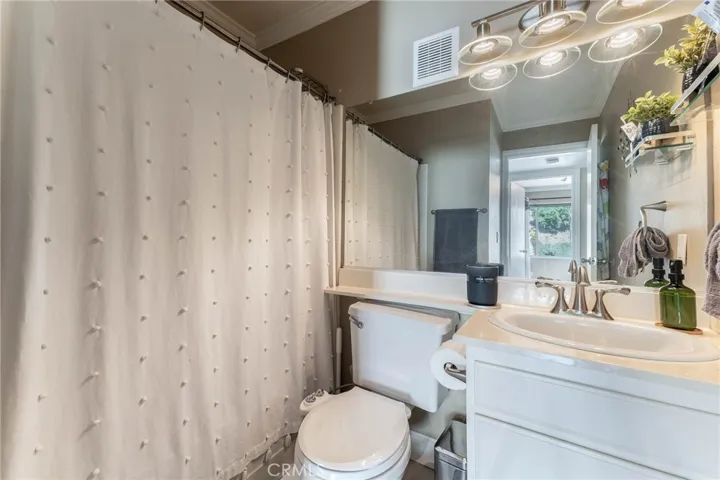 21226 Trumpet Drive 201, Newhall, California 91321