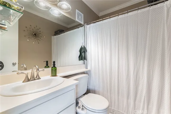 21226 Trumpet Drive 201, Newhall, California 91321
