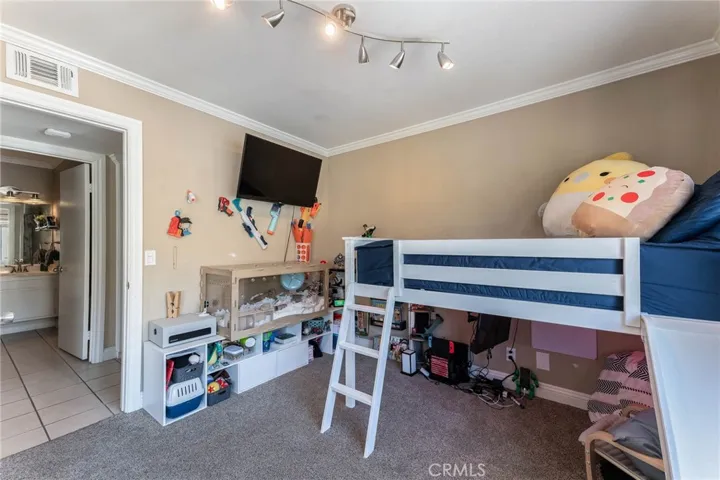21226 Trumpet Drive 201, Newhall, California 91321