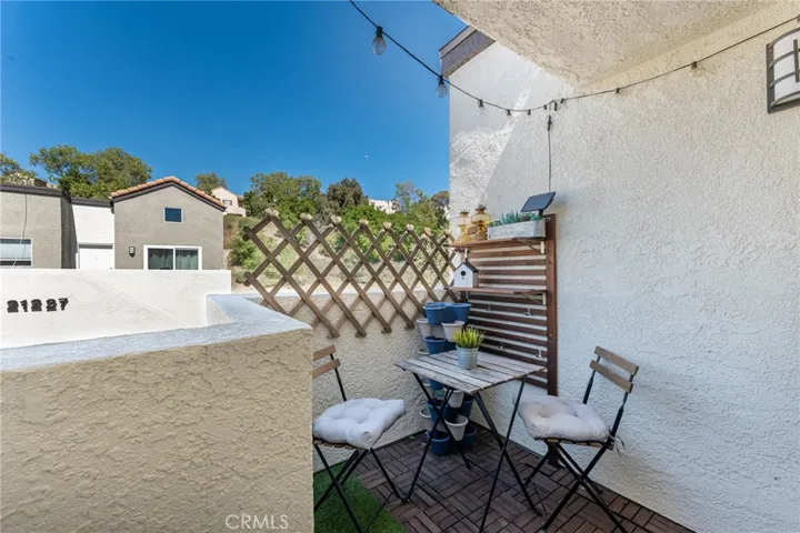 21226 Trumpet Drive 201, Newhall, California 91321