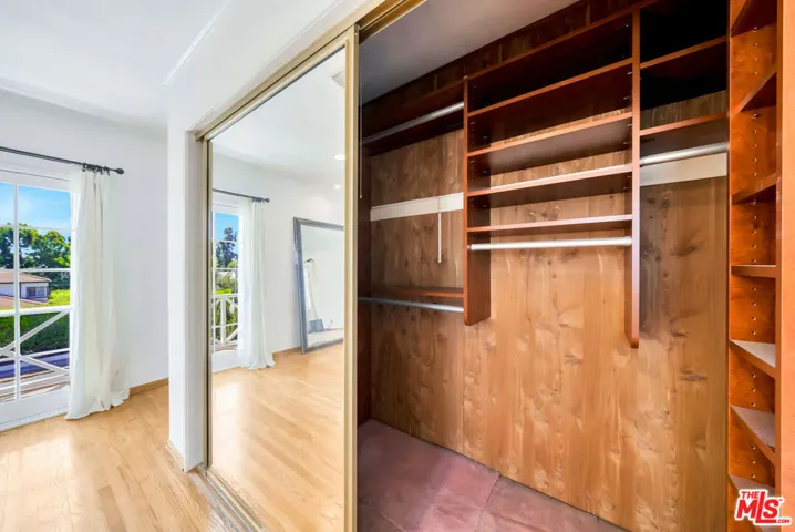 7907 Hollywood Boulevard, Los Angeles, California 90046