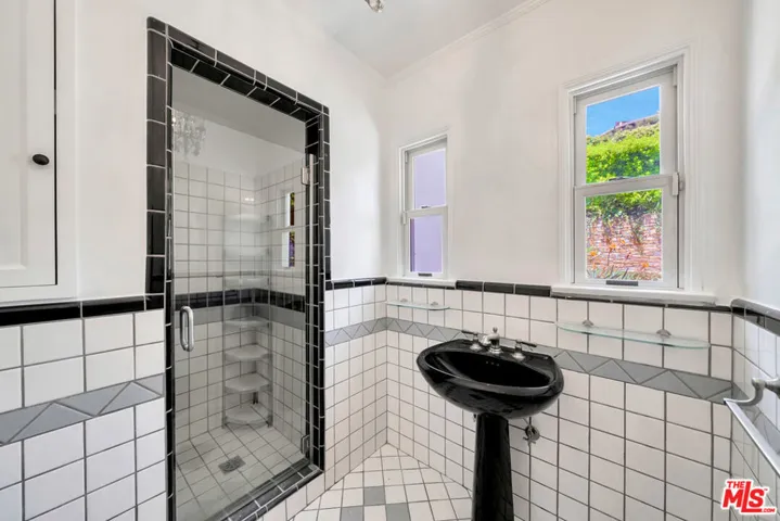 7907 Hollywood Boulevard, Los Angeles, California 90046