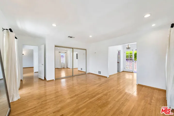7907 Hollywood Boulevard, Los Angeles, California 90046