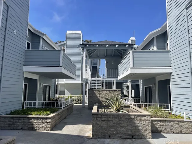 16960 Algonquin Street I-204, Huntington Beach, California 92649