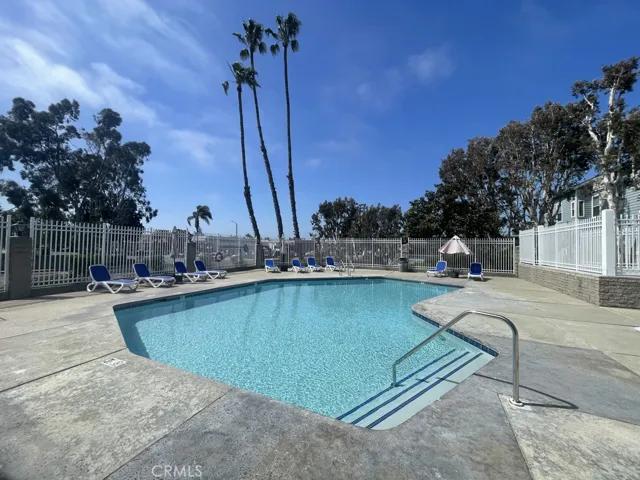 16960 Algonquin Street I-204, Huntington Beach, California 92649