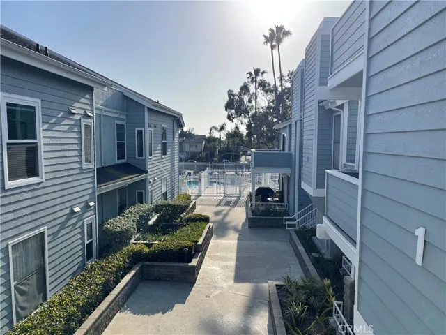 16960 Algonquin Street I-204, Huntington Beach, California 92649