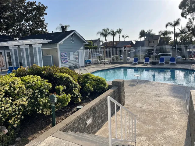 16960 Algonquin Street I-204, Huntington Beach, California 92649