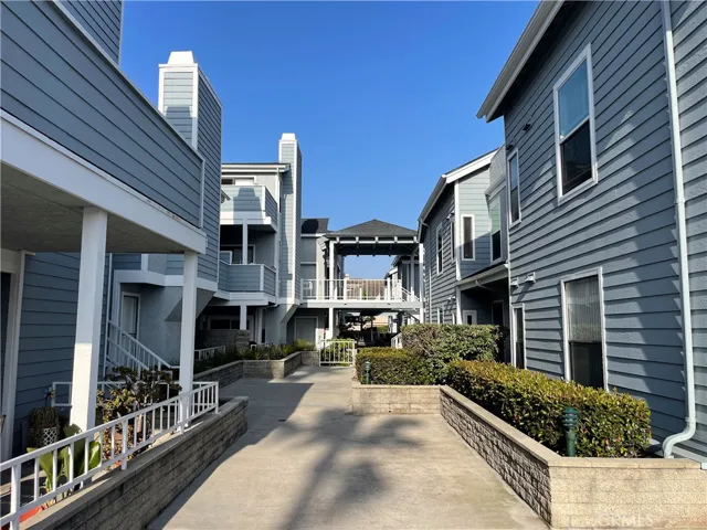 16960 Algonquin Street I-204, Huntington Beach, California 92649