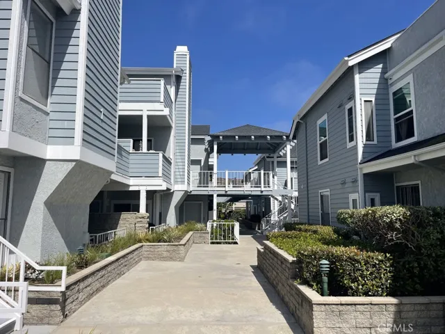 16960 Algonquin Street I-204, Huntington Beach, California 92649