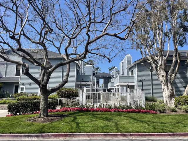 16960 Algonquin Street I-204, Huntington Beach, California 92649