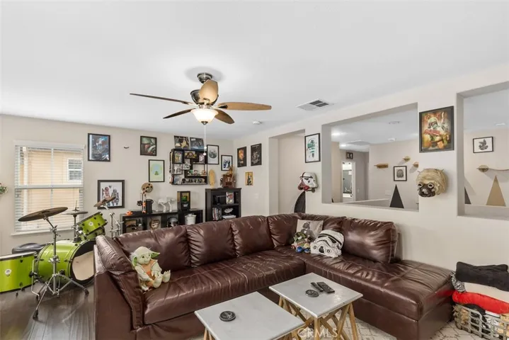 Upstairs Loft - opposite view
