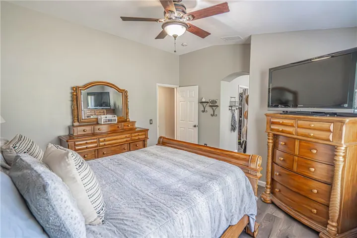 28533 Silverking Trail, Saugus, California 91390