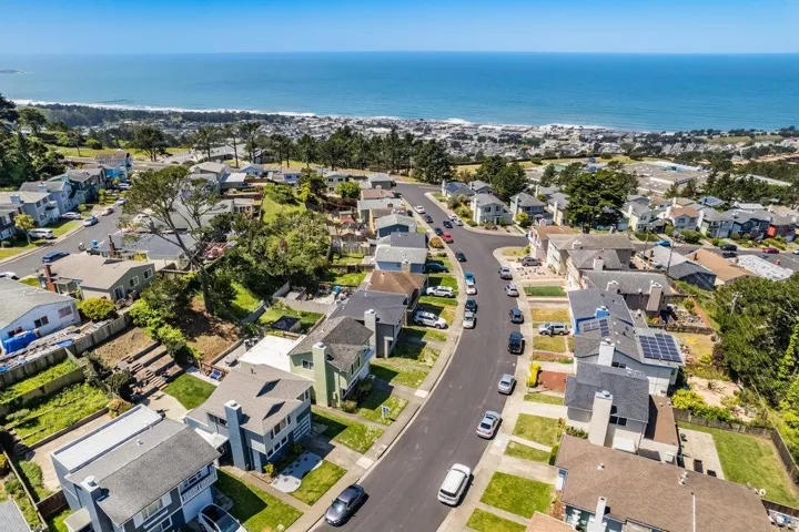 626 Foothill Drive, Pacifica, California 94044
