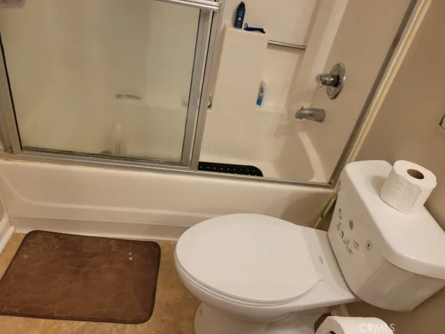 Bathroom shower/tub