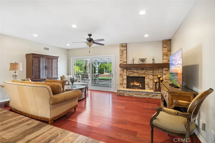 1723 La Granada Drive, Thousand Oaks, California 91362
