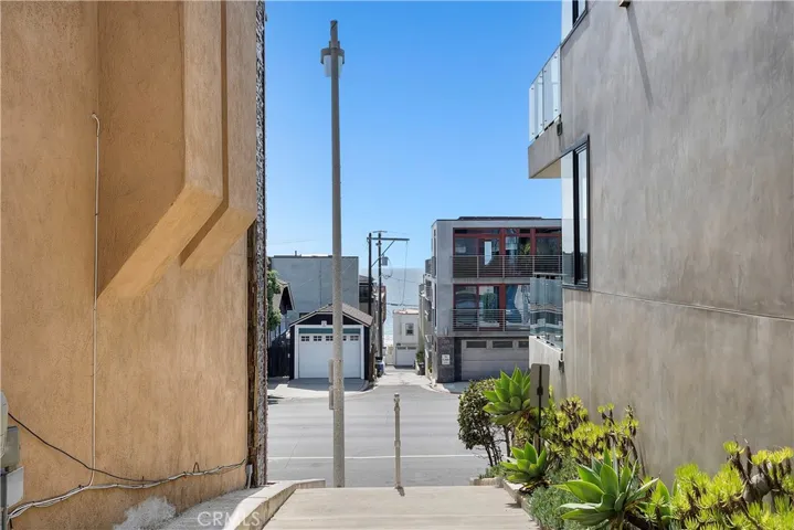 Wide walkway between homes