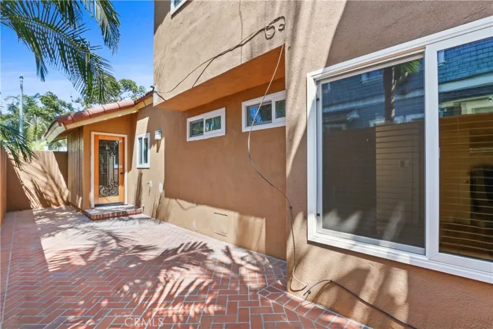 2214 E 2nd Street, Long Beach, California 90803
