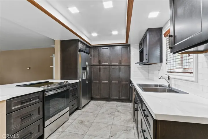 2214 E 2nd Street, Long Beach, California 90803
