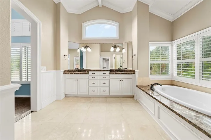 5325 Los Monteros, Yorba Linda, California 92887