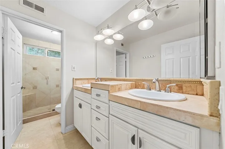 5325 Los Monteros, Yorba Linda, California 92887