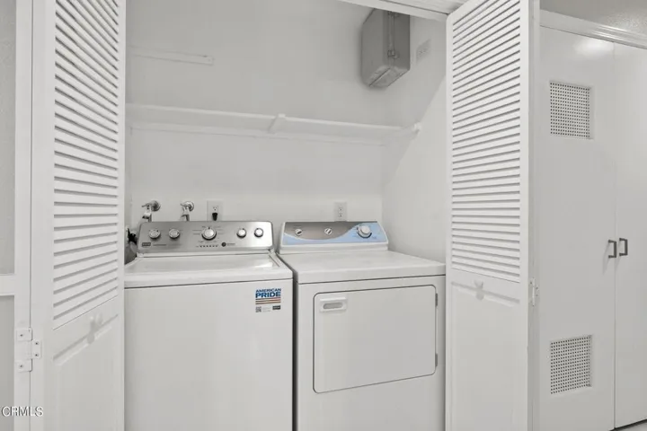 32-web-or-mls-UpmarketMedia-910Sea-87