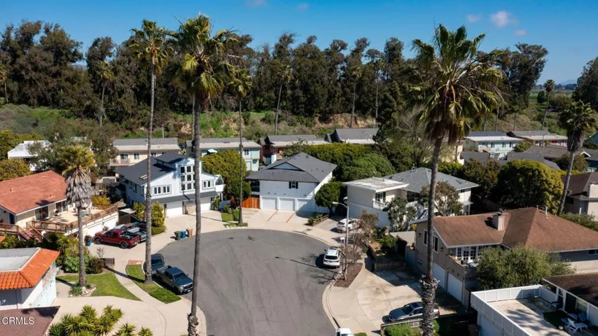 22_40-web-or-mls-UpmarketMedia-910Sea-ae