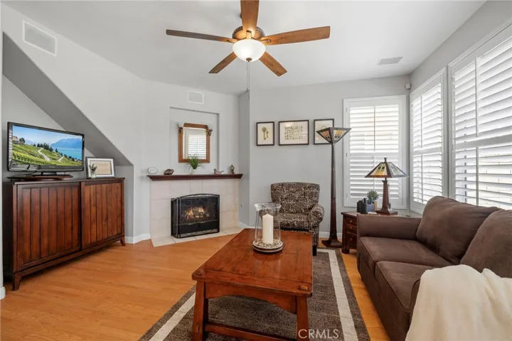737 La Docena Lane, Corona, California 92879