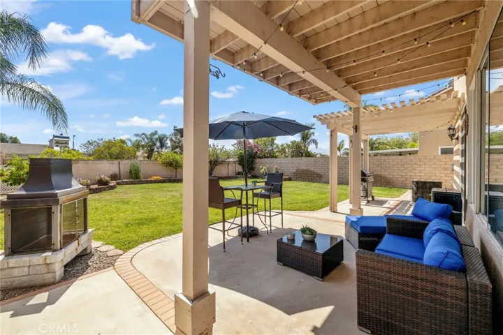 737 La Docena Lane, Corona, California 92879